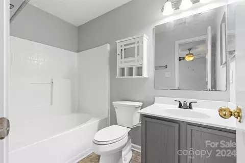 Bath - 537 Pullman Sw St SW, Concord, NC 28025 photo 1 of 2
