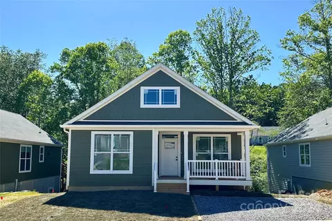 1017 Padgett Pl, Black Mountain, NC 28711