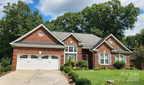 1907 Millbrook Ln, Matthews, NC 28104