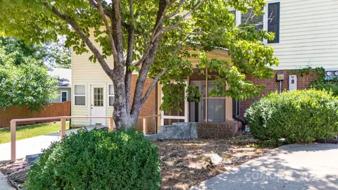 247 S Garden Apt D St #D, Marion, NC 28752