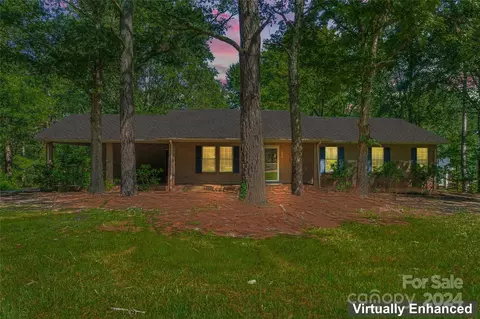 1422 Mack Dr, Mcconnells, SC 29726