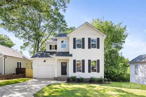 1108 Pamlico St, Charlotte, NC 28205