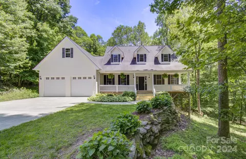 4 Sweetgum Trl, Hendersonville, NC 28739