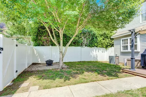 Exterior - 18708 Ronceverte Dr, Cornelius, NC 28031 photo 7 of 10