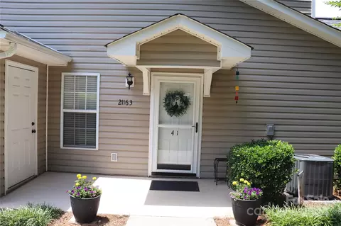 21163 Cold Spring Ln, Cornelius, NC 28031 photo 4