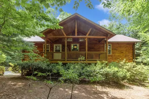 14 Tanglewood Ln, Saluda, NC 28773