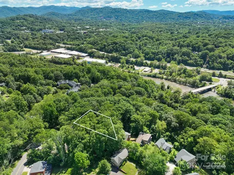 82 Richmond Hill Dr, Asheville, NC 28806