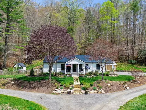 2888 Double Island Rd, Green Mountain, NC 28740