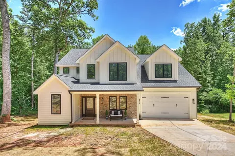 8010 Allenwick Cir, Mint Hill, NC 28227
