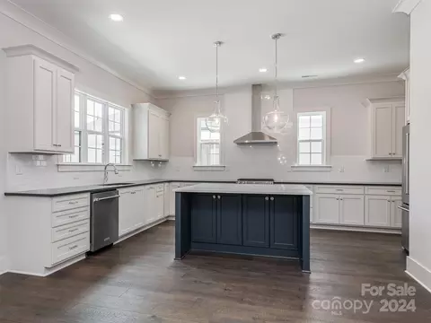 10 Oak St, Belmont, NC 28012