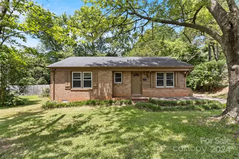 1316 Weststone Dr, Charlotte, NC 28208