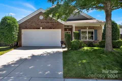 105 Carlson Dr, Mooresville, NC 28117