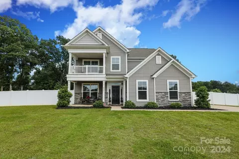 8031 Shady Pond Dr, Mint Hill, NC 28227