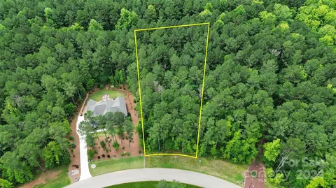 6141 Chimney Bluff Rd, Lancaster, SC 29720
