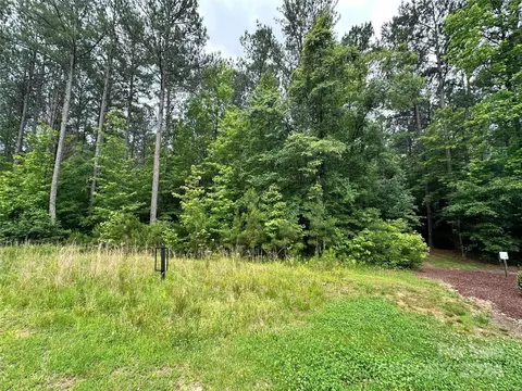 6147 Chimney Bluff Rd, Lancaster, SC 29720 photo 4