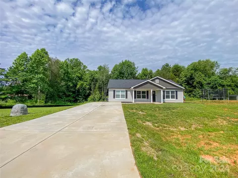 250 Lochshire Ln, Woodleaf, NC 27054