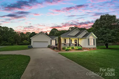 9343 Dogwood Ridge Dr, Mint Hill, NC 28227