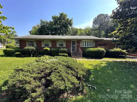 4601 Hidden Valley Rd, Charlotte, NC 28213
