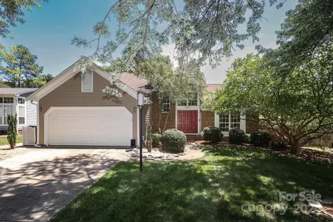 13000 Indian Hills Ln, Charlotte, NC 28278
