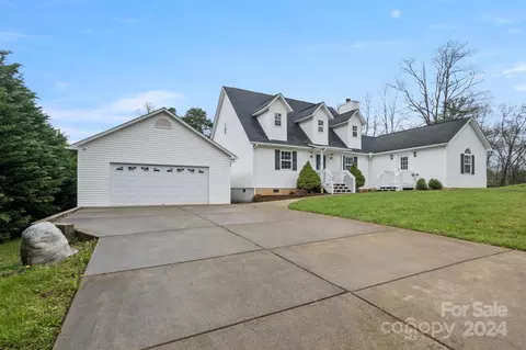 254 Old Gibbs Rd, Weaverville, NC 28787