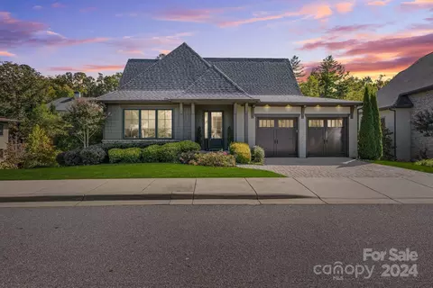 75 Chantilly Dr, Asheville, NC 28804