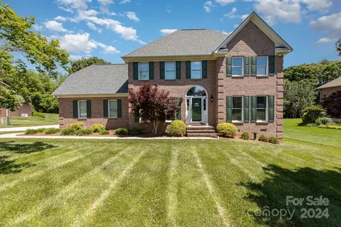 204 Brook Valley Dr, Salisbury, NC 28147