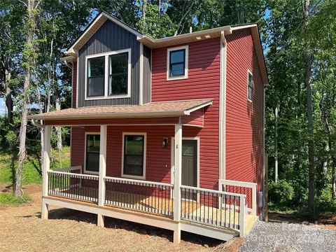8 Fox Rd, Asheville, NC 28804