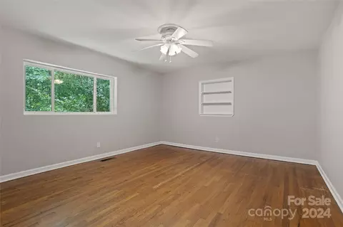 Bedroom - 81 Thermal Hill Ln, Tryon, NC 28782 photo 3 of 8