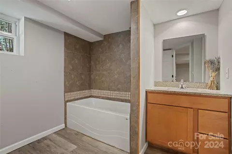 Bath - 81 Thermal Hill Ln, Tryon, NC 28782 photo 4 of 4