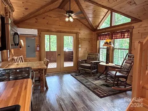 553 Kimberly 8 Ln #8, Franklin, NC 28734