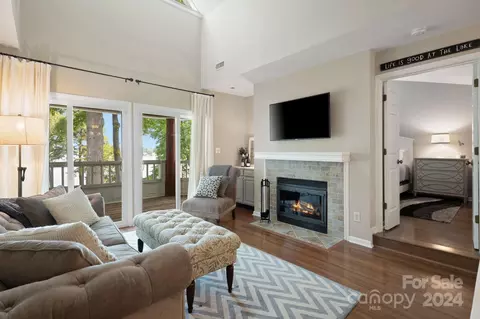 315 Northwest Dr, Davidson, NC 28036