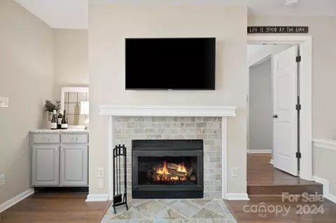 315 Northwest Dr, Davidson, NC 28036 photo 2