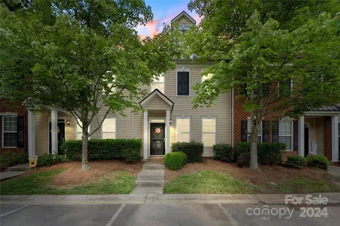 162 Charterhouse Ln, Fort Mill, SC 29715