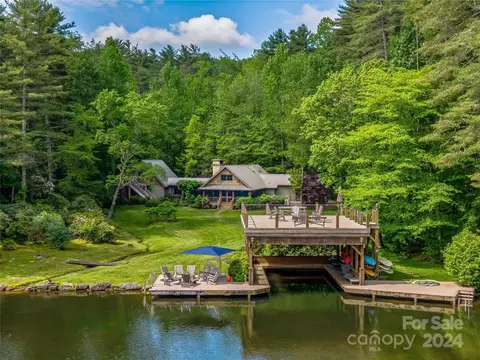 1530 W Club Blvd, Lake Toxaway, NC 28747