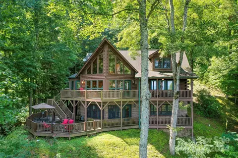 70 Noquisi Trl, Maggie Valley, NC 28751