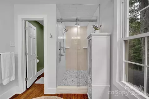 Bath - 3000 Champaign St, Charlotte, NC 28210 photo 5 of 5