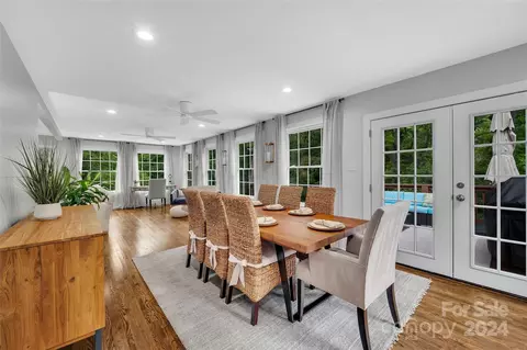 Dining - 3000 Champaign St, Charlotte, NC 28210 photo 3 of 5