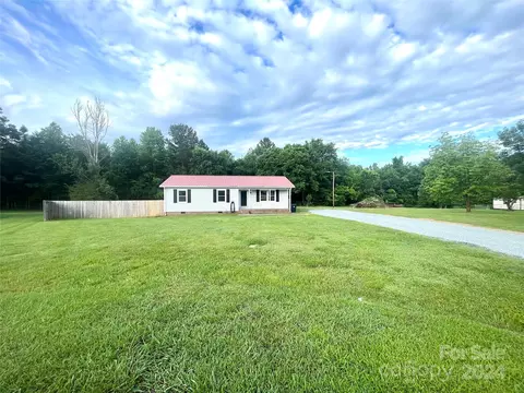 4135 Hoover Hill Ct, Trinity, NC 27370