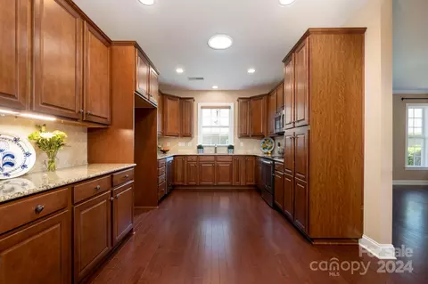 Kitchen - 18334 Glenealy Dr, Cornelius, NC 28031 photo 1 of 3