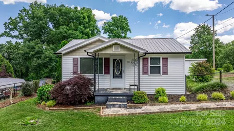 110 Mountain Laurel Dr, Taylorsville, NC 28681