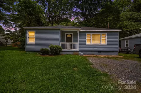 3011 Walter St, Charlotte, NC 28208