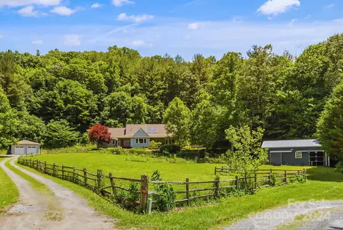 255 Bull Creek Rd, Asheville, NC 28805