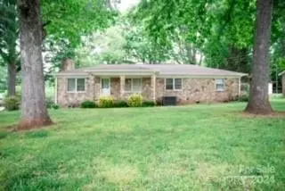 2457 Country Club Rd, Lincolnton, NC 28092