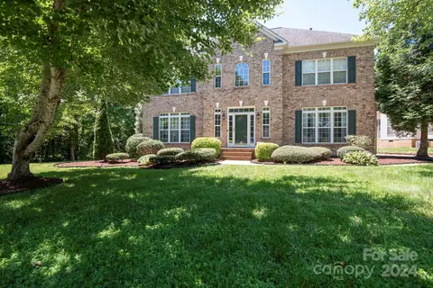 1717 Turning Leaf Ct, Charlotte, NC 28262