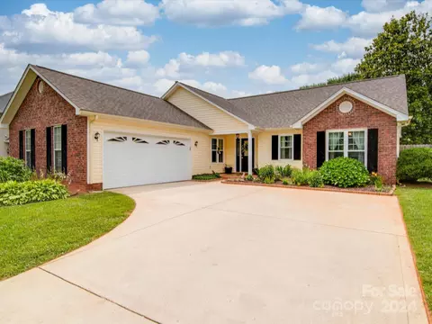 4333 Timberwood Dr, Gastonia, NC 28056