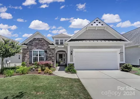8084 Crater Lake Dr, Fort Mill, SC 29707