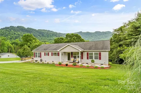 1162 Mountain Breeze Dr, Morganton, NC 28655