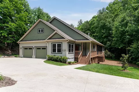 10 Double Eagle Dr, Weaverville, NC 28787