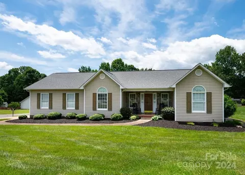 3811 River Rd, Hickory, NC 28602