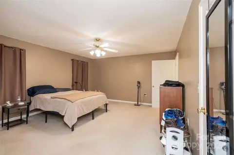 Bedroom - 3811 River Rd, Hickory, NC 28602 photo 4 of 8